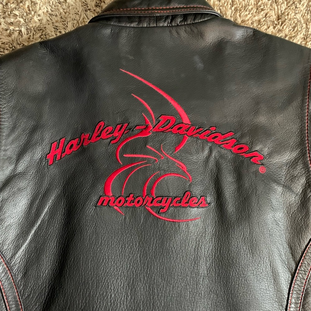 Harley-Davidson Black Leather Jacket with Red Stitching & Embroidery - Picture 4 of 11